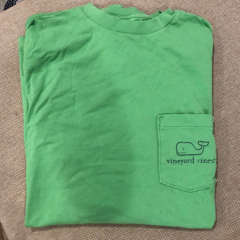 Vineyard vines green long sleeve tee NEW